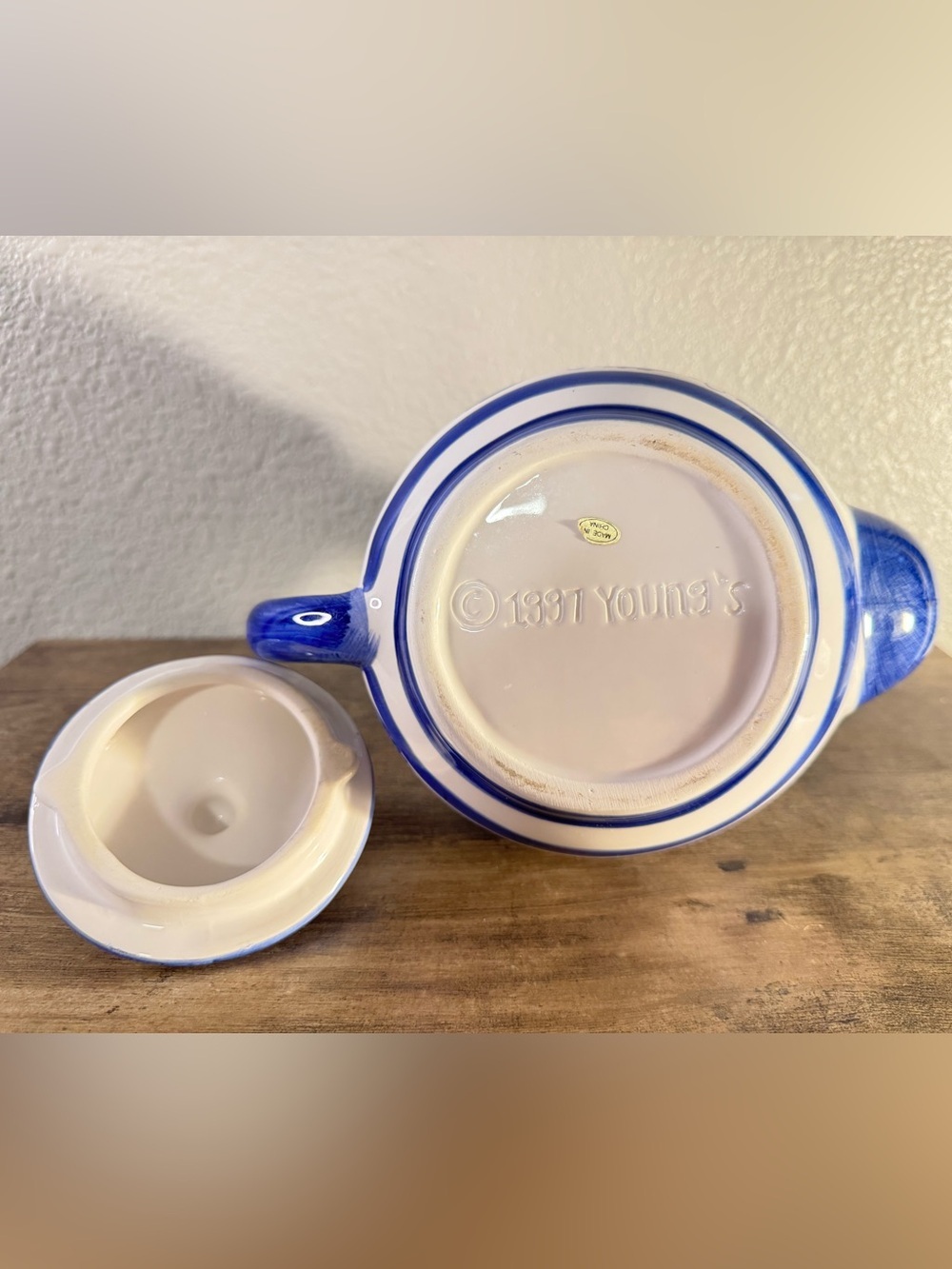 Young’s 1997 Hand-Painted Blue & White Ceramic Teapot - Picture 11 of 11